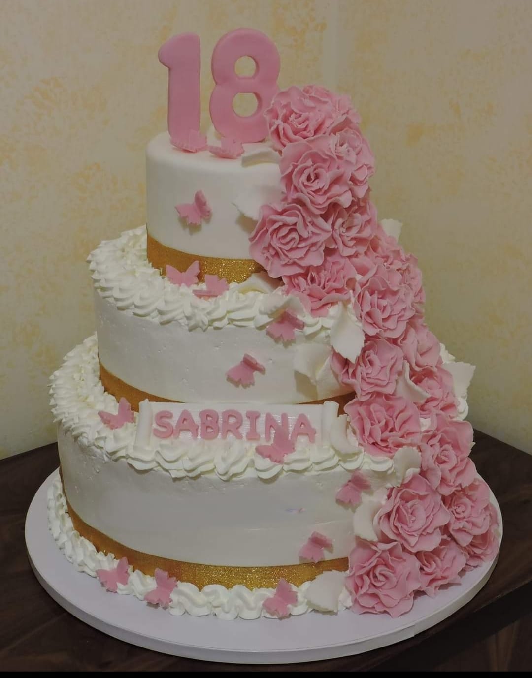 Torta Cascata di Rose